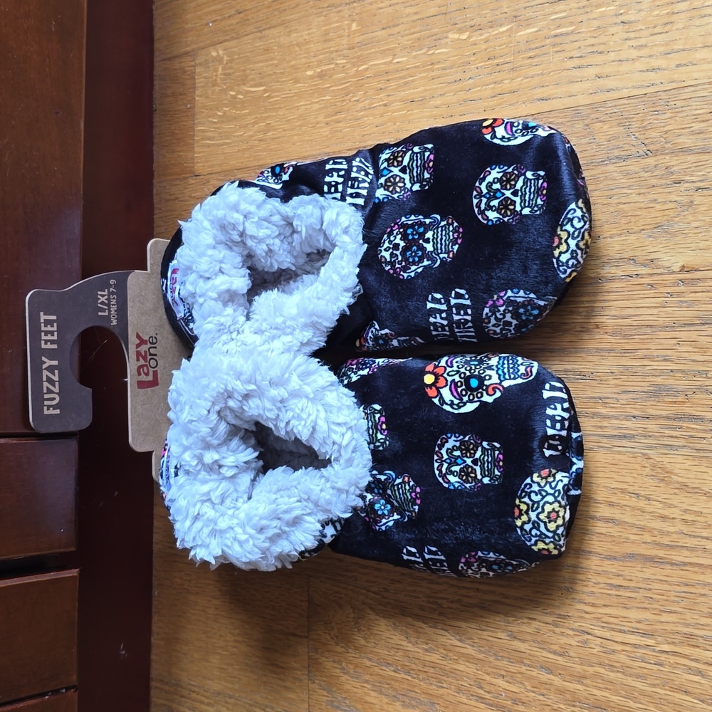 Sugar Skull Fuzzy Feet